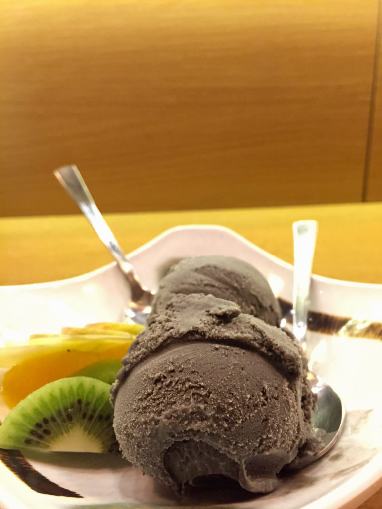 Tatsumi_Sushibar_Konstanz_Black_Sesame_Ice_Cream