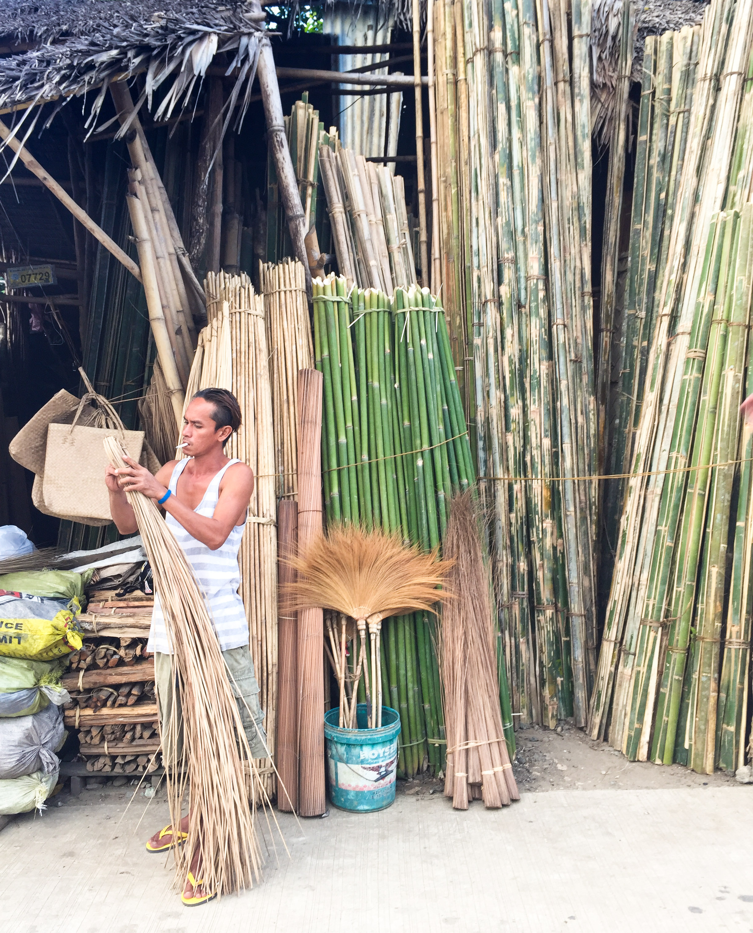 Puerto Princesa - Bamboo Worker